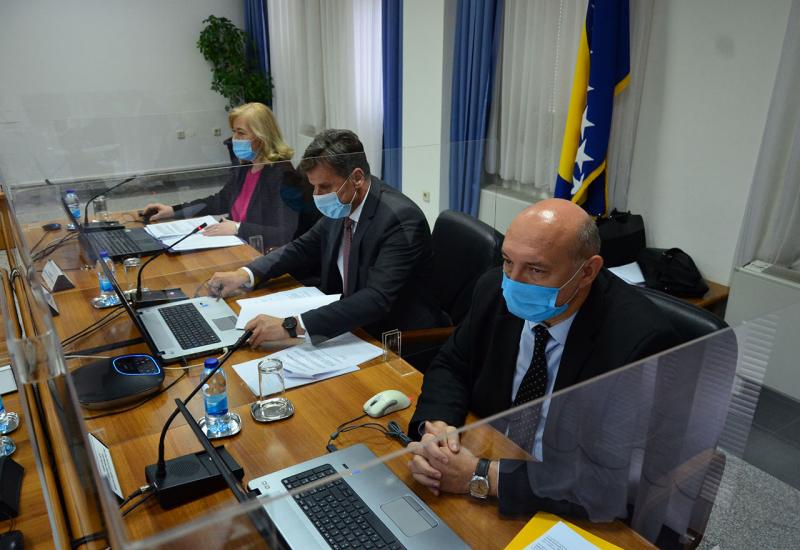 Vlada FBiH razriješila upravne odbore SKB Mostar i KCUS-a